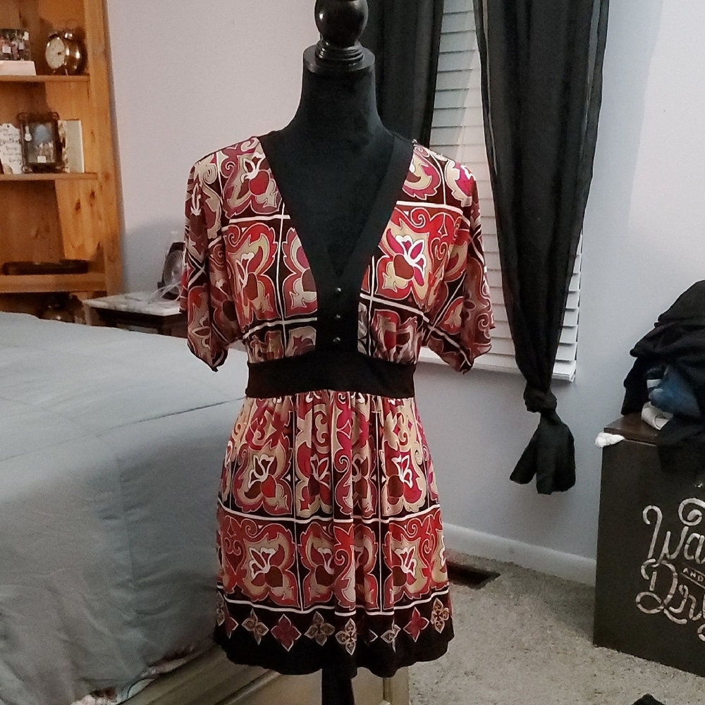 💥 5/$50 Red and White A-Line Mini Dress with V-Neck and Dolman Sleeves